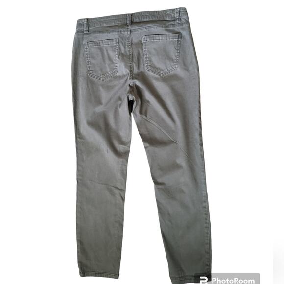 Buffalo David Bitton Daily Mid Rise Crop Jeans - Picture 5 of 10